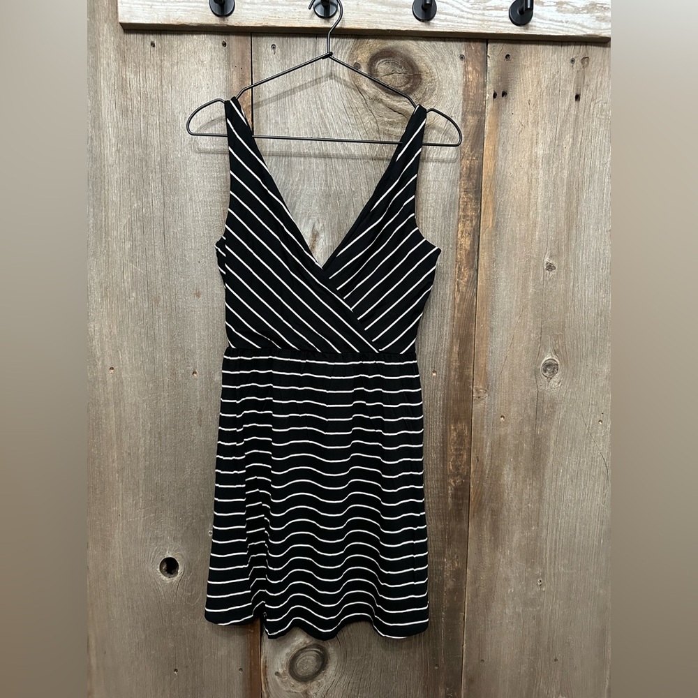 Victoria’s Secret Wrap Style Mini Tank Dress Black White Stripe Size XS Women’s
